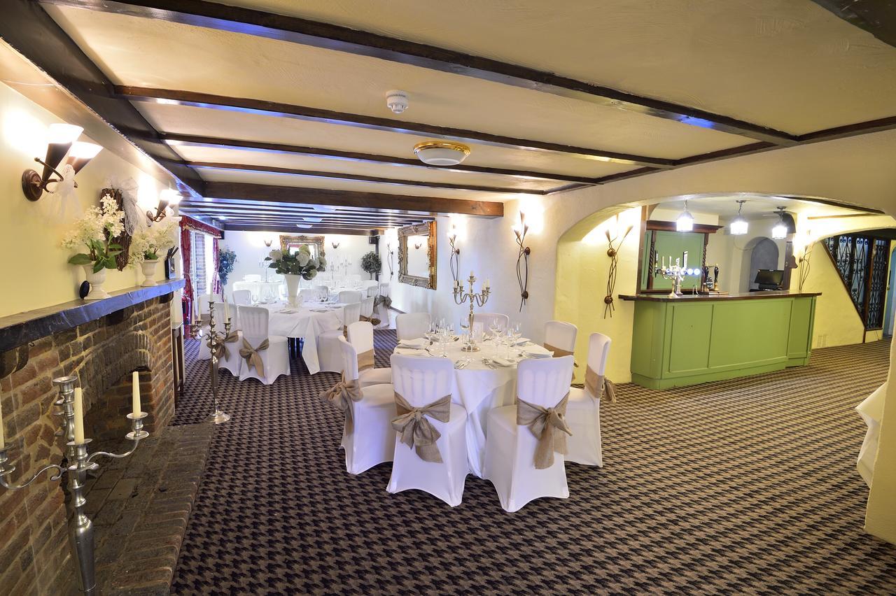 The Roundabout Hotel Pulborough Exteriör bild