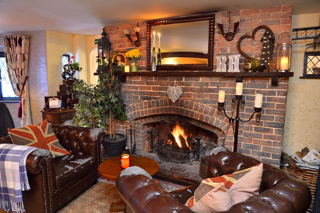 The Roundabout Hotel Pulborough Exteriör bild